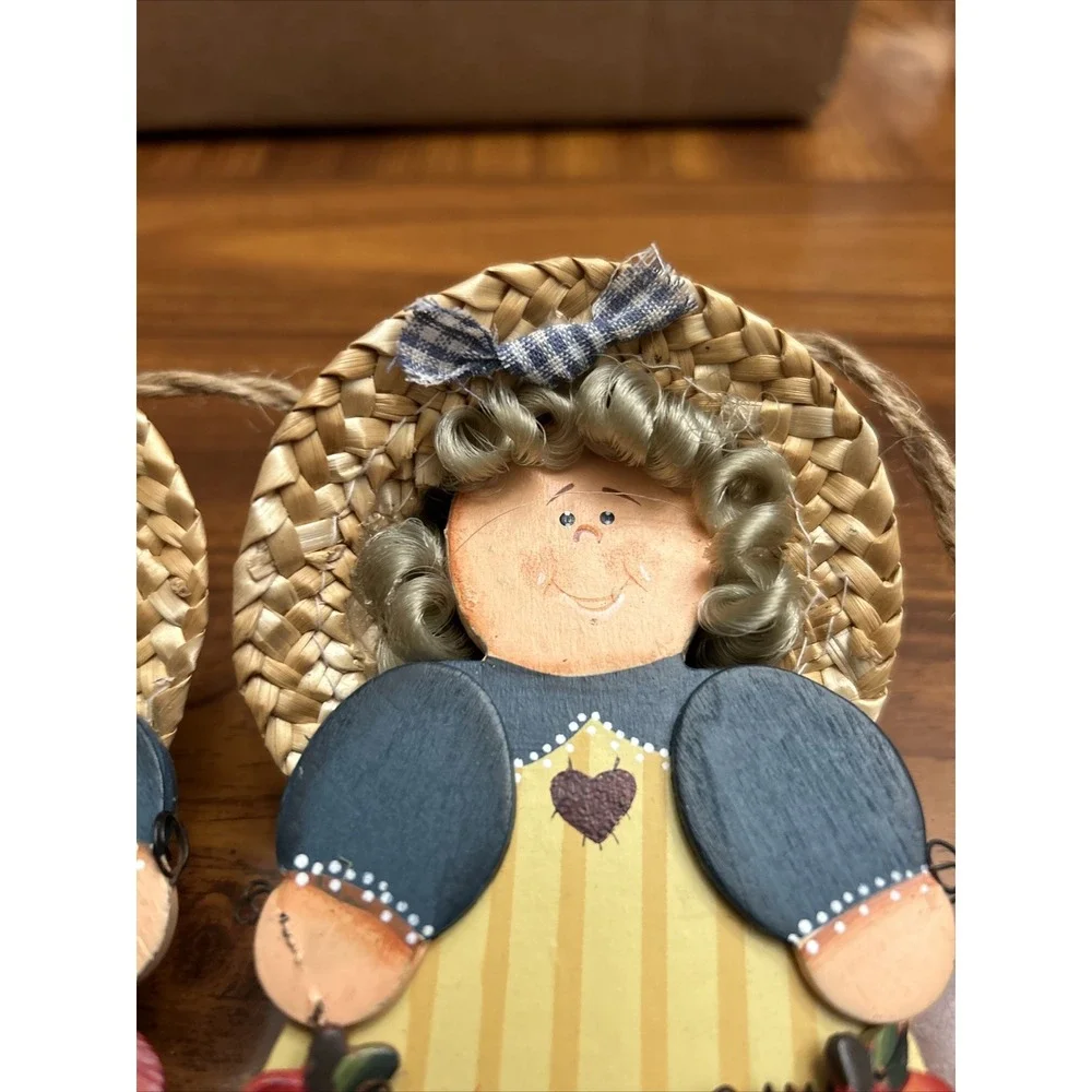 Cute Vintage‎ Straw Hat Hanging Shelf Girl Dolls  Apples Country Decor